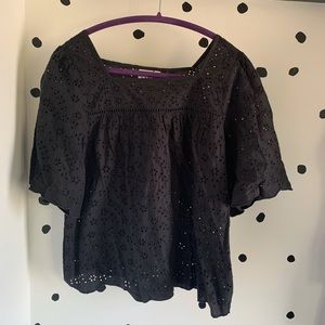 GAP eyelet top